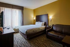 Postel nebo postele na pokoji v ubytování Quality Inn I-75 West Chester-North Cincinnati