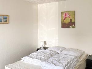 Postel nebo postele na pokoji v ubytování 4 person holiday home in Thyborøn-By Traum