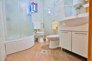 Koupelna v ubytování Apartment Lenka Mato + 37 fotografií