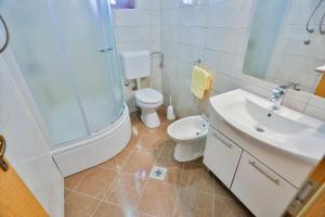 Koupelna v ubytování Apartment Lenka Mato