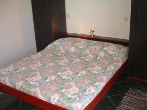 Posteľ alebo postele v izbe v ubytovaní Apartments Tonka