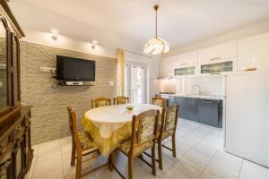 Kuchyňa alebo kuchynka v ubytovaní Apartment Goge