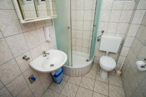 Kúpeľňa v ubytovaní Apartment Marija + 8 fotografií