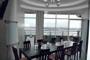 Restaurace v ubytování SkyTech Most City Hotel 19 floor PANORAMIC VIEW