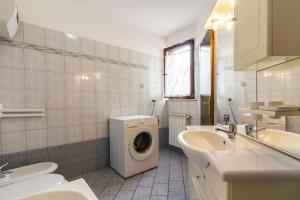 Koupelna v ubytování Apartments Mir