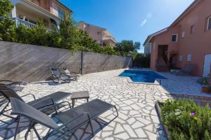 Swimmingpoolen hos eller tæt på Apartments Tomica