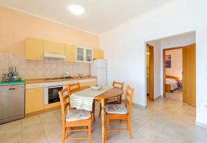 Kuchyň nebo kuchyňský kout v ubytování Apartments Zak