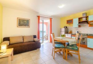 Kuchyň nebo kuchyňský kout v ubytování Apartments Zak