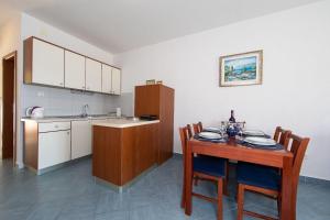 Kuchyňa alebo kuchynka v ubytovaní Apartments Ruzica