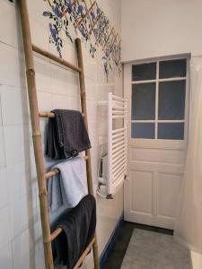 Gambar di galeri bagi Gîte cosy, champêtre, classé 3 étoiles Le bout du L di Mesbrecourt-Richecourt