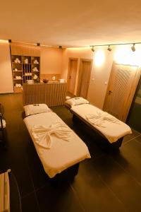 Palms Resort Assinie Managed by Accor客房内的一张或多张床位