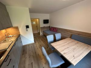 Kuchnia lub aneks kuchenny w obiekcie Hotel Garni Dorfblick