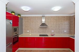 Kuchnia lub aneks kuchenny w obiekcie Apartment Limonade Deluxe Main Center Playa Blanca By PVL