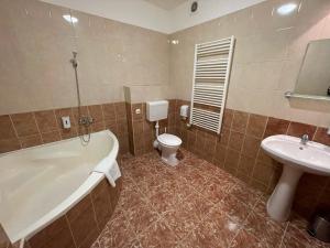 Kúpeľňa v ubytovaní Canada Hotel Budapest