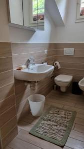 Ένα μπάνιο στο Villa la Gabbianella a Moltrasio, Como +23 φωτογραφίες