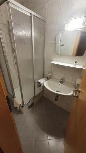 Łazienka w obiekcie Hotel Garni Dorfblick