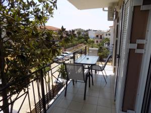 Μπαλκόνι ή βεράντα στο lefkoma