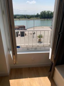 Balcone o terrazza di Appartement neuf, vue sur saône