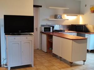 Gallery image of La Maison des Etangs Gite in Ladignac-le-Long +13 photos