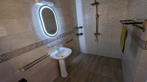 Clarisse Lodge Rez的一间浴室