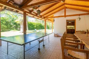 Swimmingpoolen hos eller tæt på Sellő Beach Villa