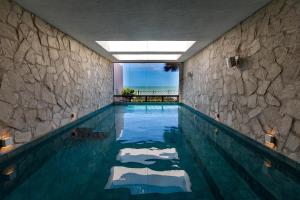 A piscina localizada em Wish Natal ou nos arredores