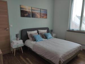 Postel nebo postele na pokoji v ubytování lysiane + 5 fotografií