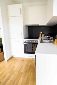 Köök või kööginurk majutusasutuses Eggenberg City Suites - Apartment Amore - Self Check-In