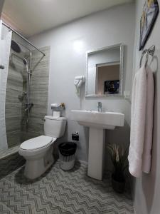 Un baño de Hotel Class Colonial