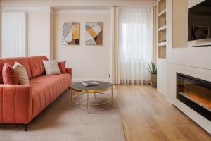 Skylark Central Aparthotel的休息区
