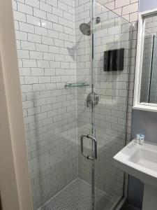 Koupelna v ubytování Essence hotel