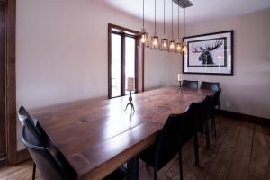 Fotografie z fotogalerie ubytování Blue Hill Pool spa game room mountain view v destinaci Morin Heights