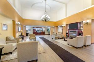 Posezení v ubytování Best Western PLUS Victor Inn & Suites