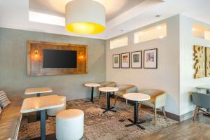 Posezení v ubytování Best Western Plus Cotton Tree Inn