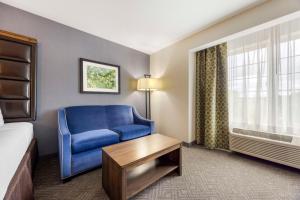 Posezení v ubytování Best Western Plus Northwind Inn & Suites