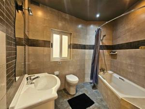 Gallery image of Bright & Spacious Village Apartment in Mġarr