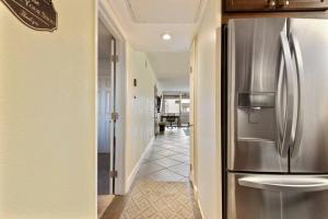 Afbeelding uit fotogalerij van Old Town Condo with 2 King Size Suites in Scottsdale