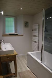 Koupelna v ubytování Les cimes de l'Oustal