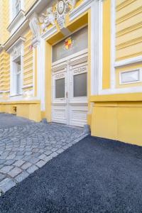 Budova, v ktorej sa apartmán nachádza