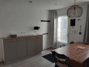 Η κουζίνα ή μικρή κουζίνα στο Petite maison