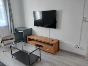 Μια τηλεόραση ή/και κέντρο ψυχαγωγίας στο Petite maison