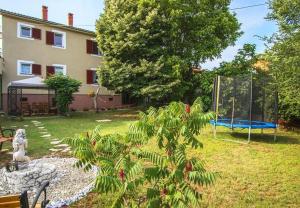 Vonkajšia záhrada v ubytovaní Apartment Ljilja