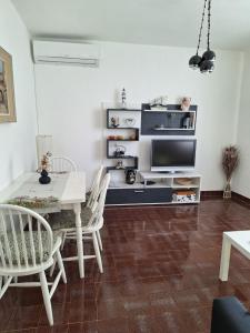Kuchyňa alebo kuchynka v ubytovaní Apartment Ljilja