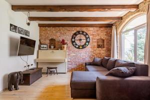 TV a/nebo společenská místnost v ubytování House Peace