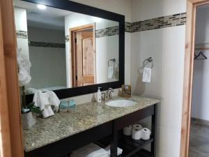 Ένα μπάνιο στο Luxury Penthouse, large furnished balcony, C30709 +11 φωτογραφίες