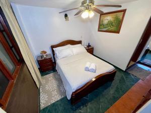 Posada Real客房内的一张或多张床位