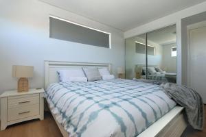 Postel nebo postele na pokoji v ubytování Platinum Apartments Unit 7 + 29 fotografií