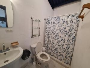 Koupelna v ubytování Cabañas Blue
