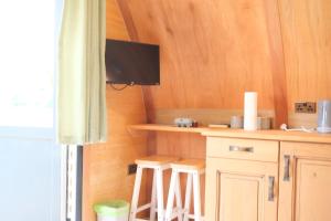 Η κουζίνα ή μικρή κουζίνα στο Cherry Meadow Glamping