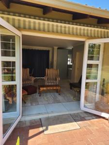 Gallery image of Coconut Cottage in Randburg